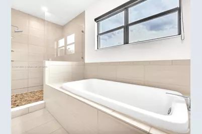 10250 NW 76th Ter #., Doral, FL 33178 - Photo 29