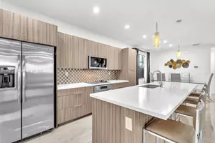 10250 NW 76th Terrace, Doral, FL 33178 - Photo 15