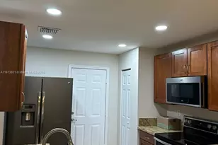 9113 Chambers St, Tamarac, FL 33321 - Photo 3