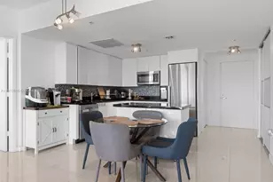 92 SW 3rd St, Miami, FL 33130 - Photo 3