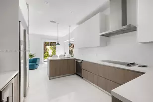 2760 Brickell Ct, Miami, FL 33129 - Photo 5