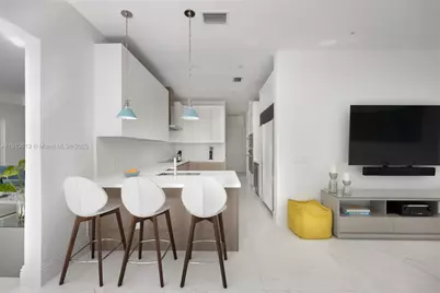 2760 Brickell Ct #2760, Miami, FL 33129 - Photo 7