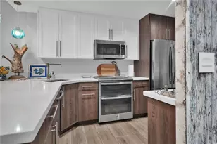 5555 Collins Ave, Miami Beach, FL 33140 - Photo 15