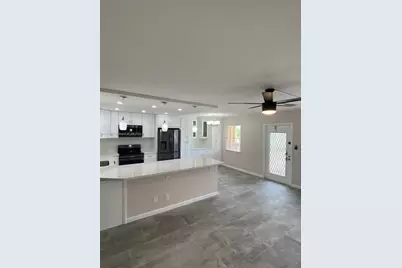 2022 Newcastle B #2022, Boca Raton, FL 33434 - Photo 3