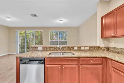 3226 NW 31st Ter, Oakland Park, FL 33309 - Photo 9