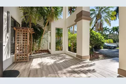 10395 SW 67th Ave, Pinecrest, FL 33156 - Photo 17