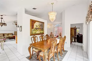 8007 SW 157th Pl, Miami, FL 33193 - Photo 13