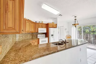 8007 SW 157th Pl, Miami, FL 33193 - Photo 11