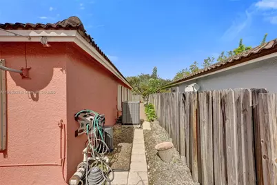 8007 SW 157th Pl, Miami, FL 33193 - Photo 33