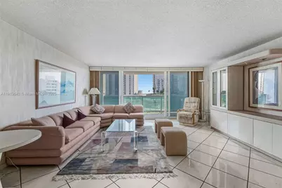 100 Bayview Dr #615, Sunny Isles Beach, FL 33160 - Photo 9
