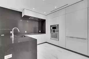 300 Biscayne Blvd Way, Miami, FL 33131 - Photo 9