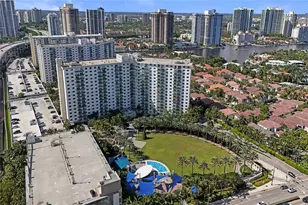 19370 Collins Ave, Sunny Isles Beach, FL 33160 - Photo 25