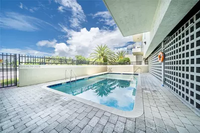 2600 Collins Ave #308, Miami Beach, FL 33140 - Photo 5