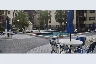 8290 Lake Dr #146, Doral, FL 33166 - Photo 23
