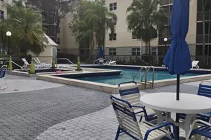 8290 Lake Dr, Doral, FL 33166 - Photo 23