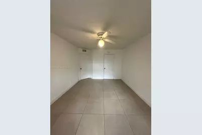 8290 Lake Dr #146, Doral, FL 33166 - Photo 11