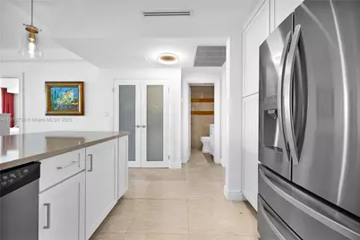 5601 Collins Ave #903, Miami Beach, FL 33140 - Photo 7
