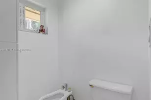 10220 SW 140th St, Miami, FL 33176 - Photo 27