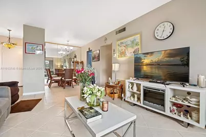 400 S Cypress Rd #424, Pompano Beach, FL 33060 - Photo 9