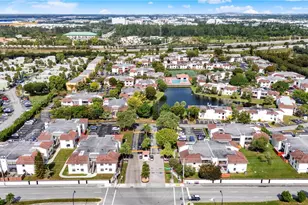 10857 NW 7th St, Miami, FL 33172 - Photo 7