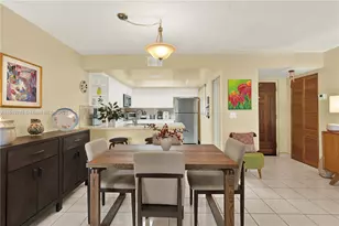 10857 NW 7th St, Miami, FL 33172 - Photo 15