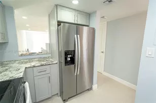 1070 W 43rd Pl, Hialeah, FL 33012 - Photo 13