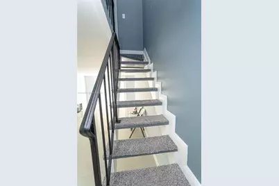 1070 W 43rd Pl #38, Hialeah, FL 33012 - Photo 9