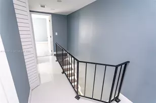 1070 W 43rd Pl, Hialeah, FL 33012 - Photo 5