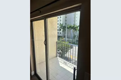 1051 SW 1st St #404, Miami, FL 33130 - Photo 13