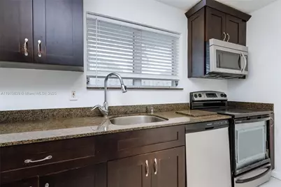 2513 NE 33 Rd Ave, Fort Lauderdale, FL 33305 - Photo 15