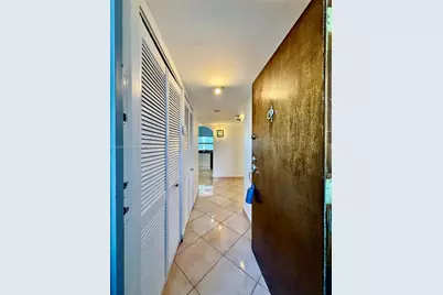 555 NE 30th St #PH1004, Miami, FL 33137 - Photo 5