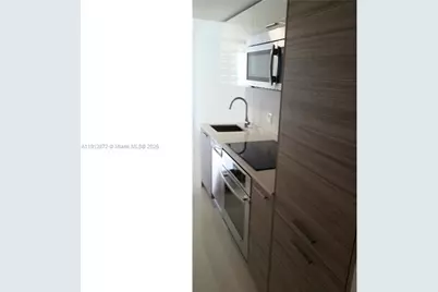 1300 Brickell Bay Dr #2400, Miami, FL 33131 - Photo 13