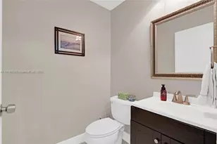 8422 NW 140th Terrace, Miami Lakes, FL 33016 - Photo 11