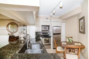 17100 N Bay Rd, Sunny Isles Beach, FL 33160 - Photo 9