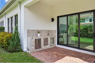 5999 E Brookfield Cir E, Hollywood, FL 33312 - Photo 7