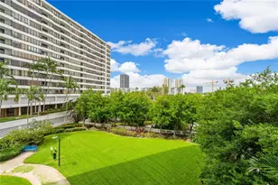 600 Three Islands Boulevard, Hallandale Beach, FL 33009 - Photo 19