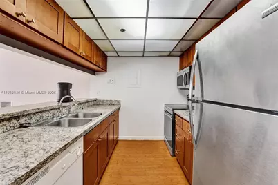 7601 E Treasure Dr #406, North Bay Village, FL 33141 - Photo 35