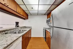 7601 E Treasure Dr, North Bay Village, FL 33141 - Photo 35