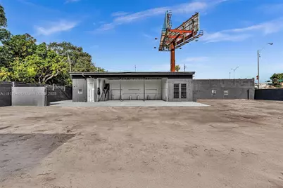 584 NW 54th St, Miami, FL 33127 - Photo 17