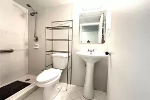 1665 Bay Rd, Miami Beach, FL 33139 - Photo 11