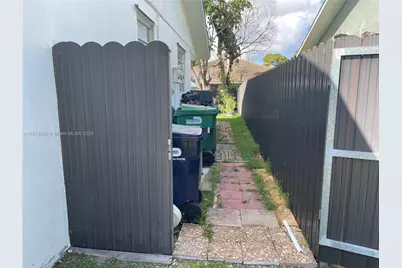 20520 SW 92nd Pl #0, Cutler Bay, FL 33189 - Photo 17