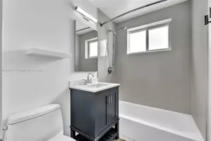 9200 E Bay Harbor Dr, Bay Harbor Islands, FL 33154 - Photo 25