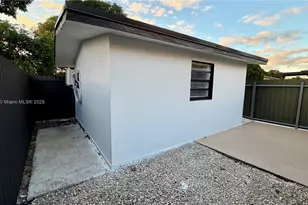 5020 NW 170th St, Miami Gardens, FL 33055 - Photo 13