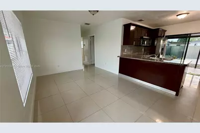 5020 NW 170th St, Miami Gardens, FL 33055 - Photo 5