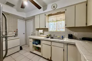 3000 NW 5th St, Miami, FL 33125 - Photo 9