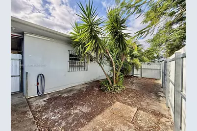 3000 NW 5th St, Miami, FL 33125 - Photo 53