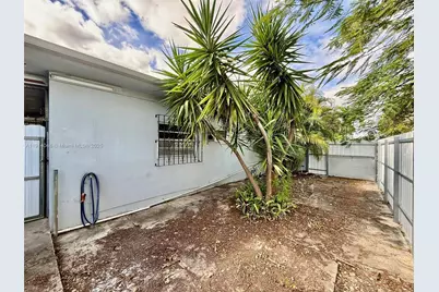 3000 NW 5th St, Miami, FL 33125 - Photo 41