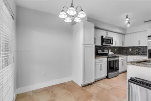 10930 SW 75th St, Miami, FL 33173 - Photo 13