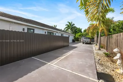 19950 SW 132nd Ct, Miami, FL 33177 - Photo 31