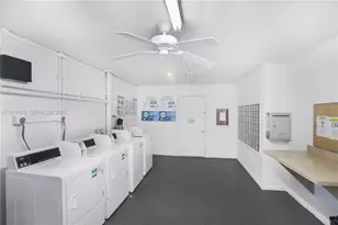 13250 SW 4th Ct, Pembroke Pines, FL 33027 - Photo 13